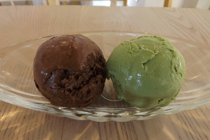 アイスクリーム（チョコレート、抹茶）